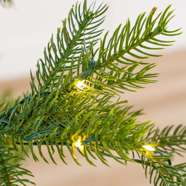 Árvore de Natal Pinheiro 1,80m de Altura - 900 Galhos - Micro LED