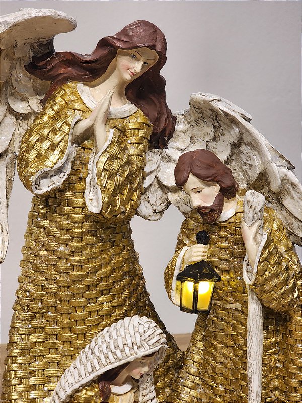 SAGRADA FAMÍLIA DOURADO EM RESINA COM LED